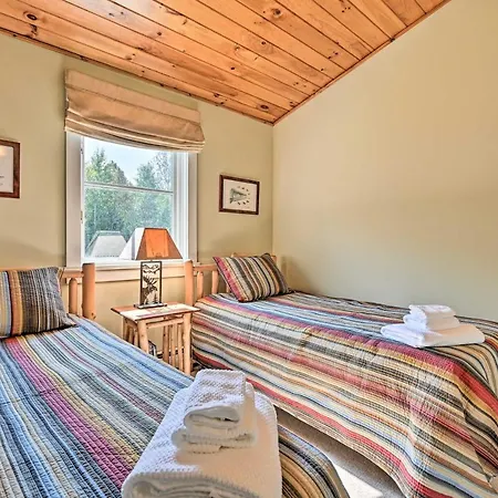 Cozy Apt With Hot Tub And Deck, 10 Mi To Stowe Resort! Exterior photo