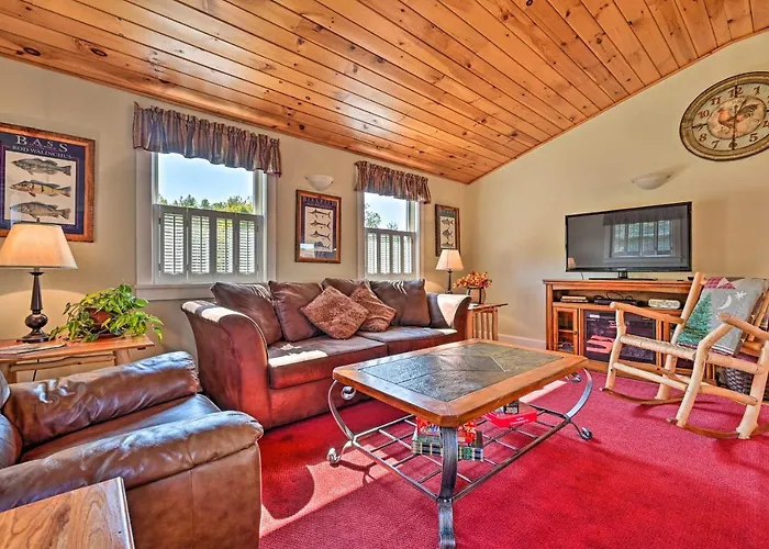 Cozy Apt With Hot Tub And Deck, 10 Mi To Stowe Resort!