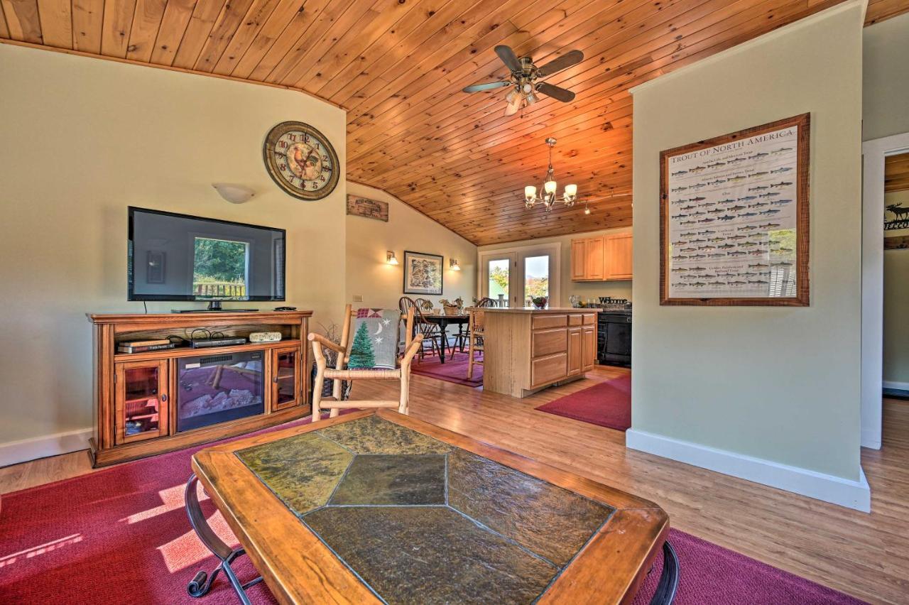 Cozy With Hot Tub And Deck, 10 Mi To Resort! Apartment *